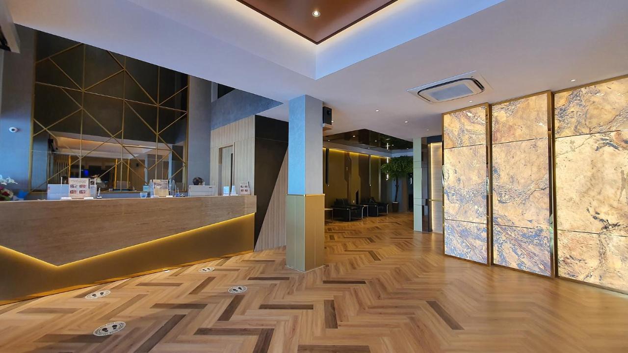 Classie Hotel ปาเลมบัง ภายนอก รูปภาพ